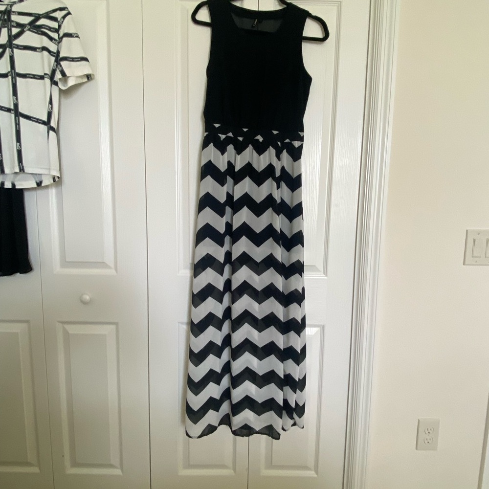 HeartSoul M Long Beach Black White Stripe Sleeveless Maxi Dress or swim cover up